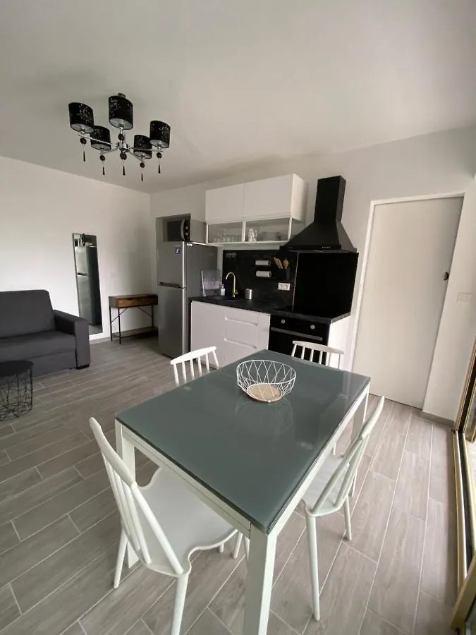 Superbe Appartement Renove A Neuf A 100M De La Mer location